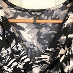 Daisy Fuentes pattern dress